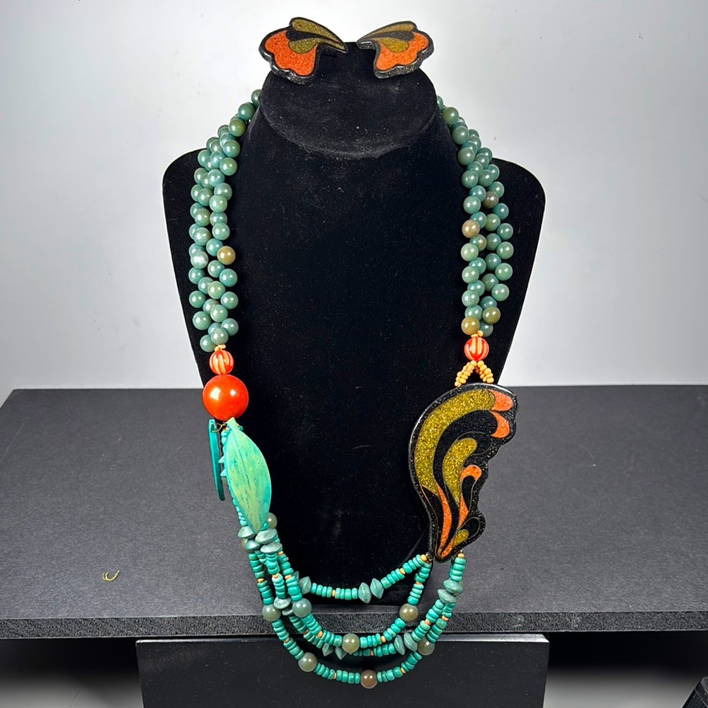 Beaded Statement Necklace & Earrings Green wood & mixed material embellishments